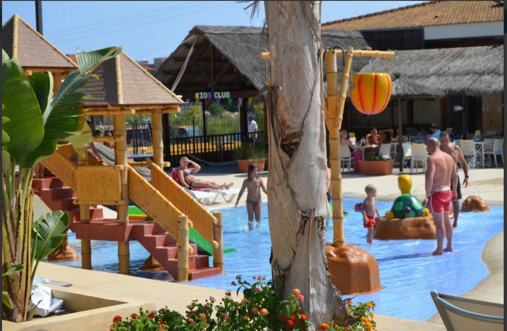 Camping Sènia Tucan Lloret de Mar Esterno foto